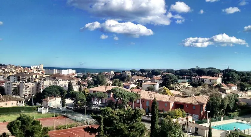 Love Studio 0*, Sainte-Maxime